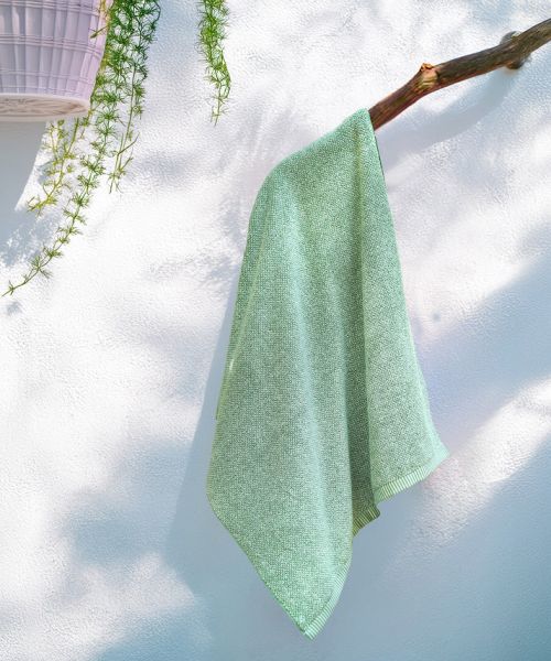 Indulgence Painterly Patterns Mitzier Bath Towel, 100% Cotton, 575 GSM, Intricate Design, Zero Twist, Green